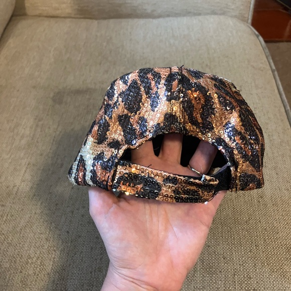 Cheetah animal print Y2K hat - Picture 3 of 4